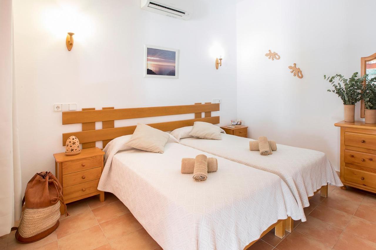 Apartamentos Molina 9-10-11 Es Calo  Dış mekan fotoğraf