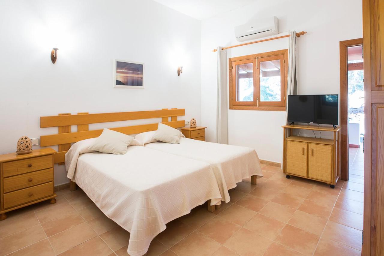Apartamentos Molina 9-10-11 Es Calo  Dış mekan fotoğraf