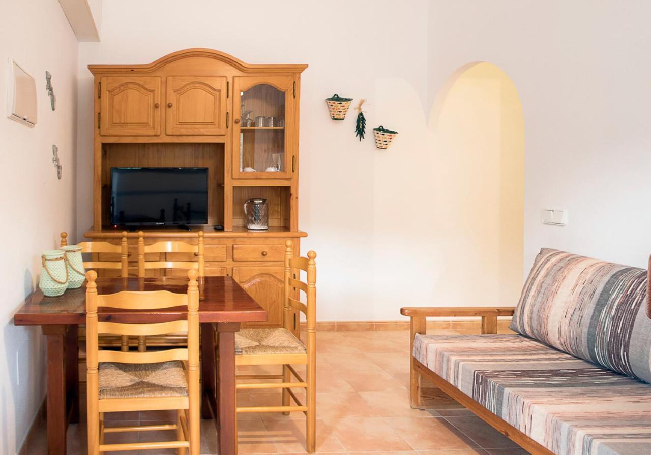 Apartamentos Molina 9-10-11 Es Calo  Dış mekan fotoğraf